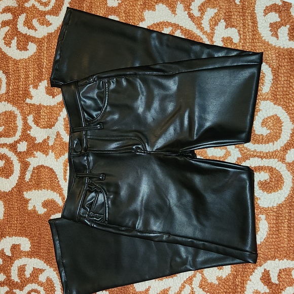 MOTHER Pants - MOTHER -The Insider Ankle Faux Leather Jeans. size 25